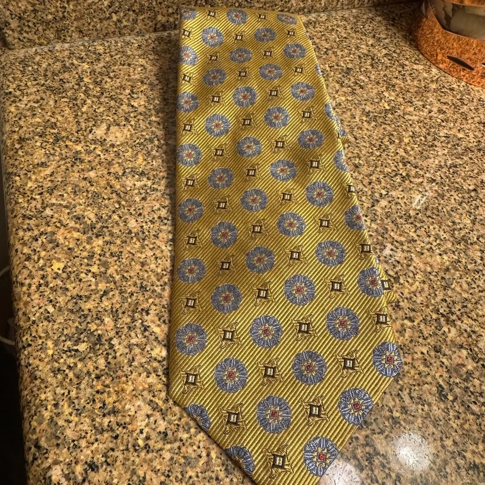 Robert Talbot Studios Silk‎ Tie Gold Paisley Woven